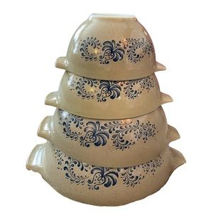Vintage Pyrex Homestead Blue Cinderella Nesting Set of 4 Mixing Bowls 441-444
